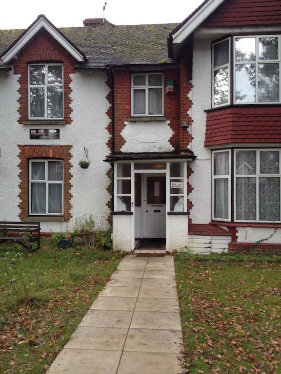 Lenton Lodge Guest House Horley Exterior photo