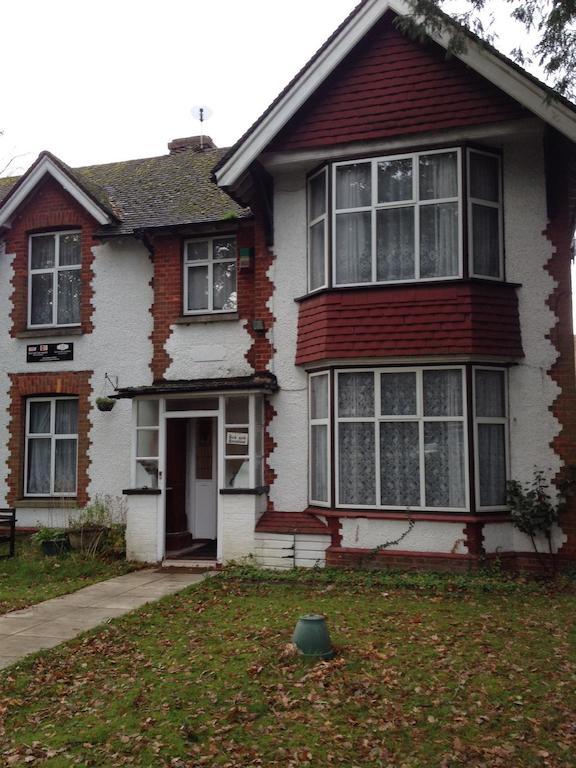 Lenton Lodge Guest House Horley Exterior photo